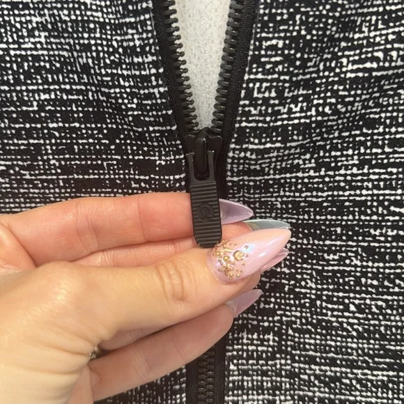 Lululemon Women's zipper jacket - Picture 8 of 10
